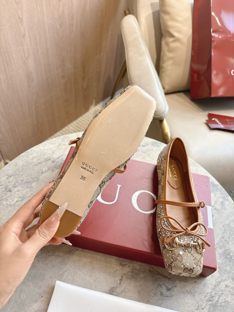 Gvc*1 flat shoes